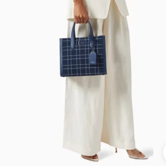 Kate Spade small manhattan denim & leather tote - Picture 4 of 16